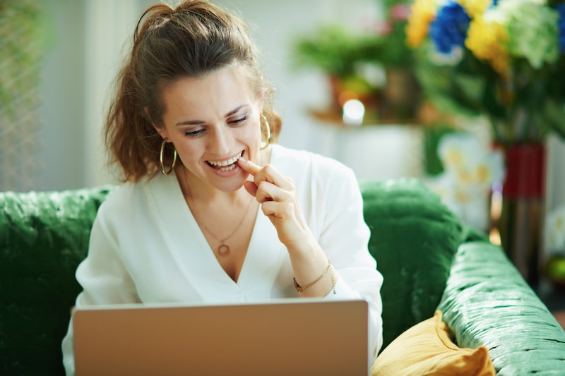découvrez la téléconsultation dentiste, une solution pratique et rapide pour vos besoins dentaires. obtenez des conseils professionnels directement depuis chez vous et planifiez vos soins en toute simplicité. profitez d'une santé bucco-dentaire optimale sans vous déplacer.
